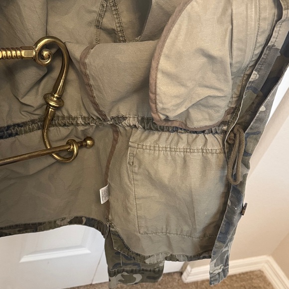 Women’s LoveTree Camouflage Utility Jacket Olive Green Camo Sz L - Picture 10 of 15